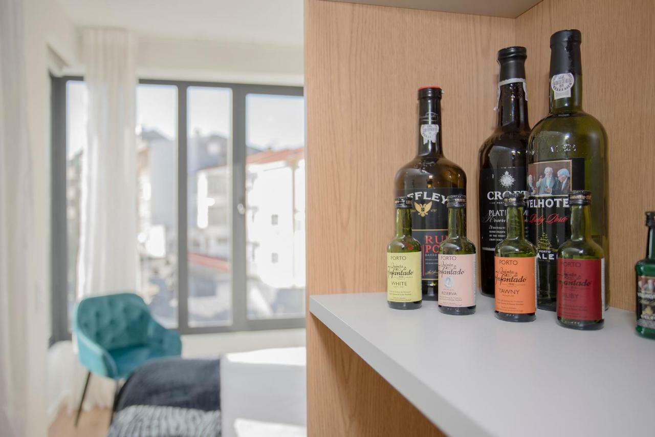Liiiving In Porto I Bright Light Studio Buitenkant foto